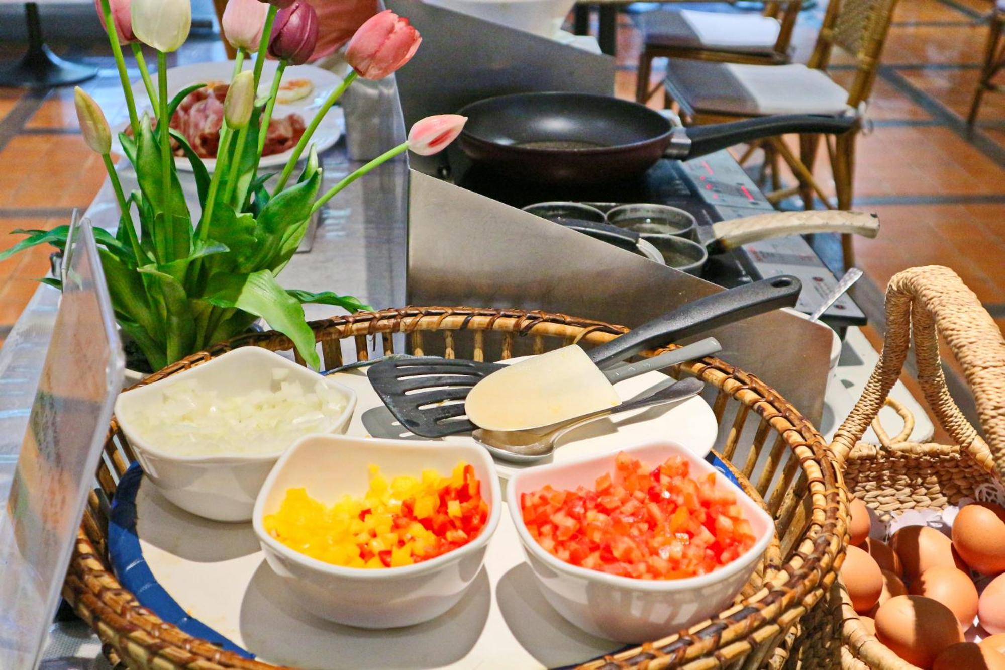 Silom Serene A Boutique Hotel Бангкок Екстер'єр фото