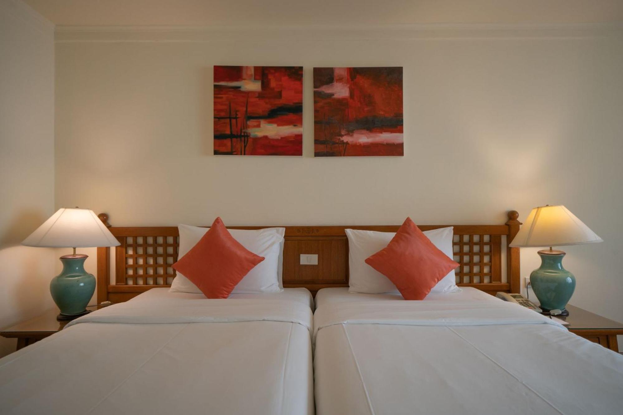 Silom Serene A Boutique Hotel Бангкок Екстер'єр фото