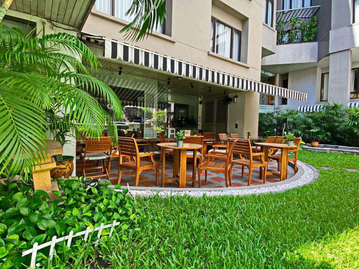 Silom Serene A Boutique Hotel Бангкок Екстер'єр фото